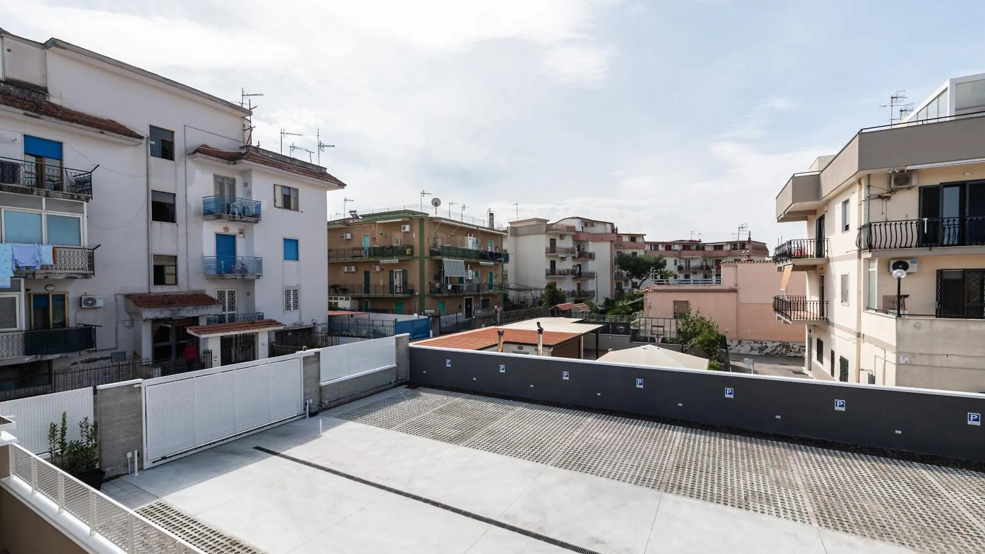 Location 99 Apartment Cercola Italy